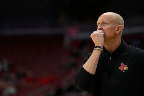 Sources: Louisville in talks to separate with Mack