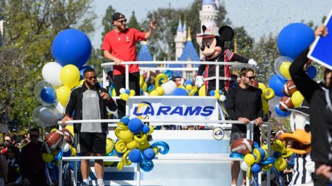 Aaron Donald goes shirtless, Cooper Kupp honors Kobe and more from the Rams’ parade
