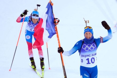 Boe, Braisaz-Bouchet win biathlon mass start gold