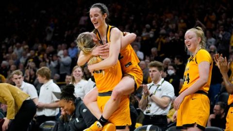 One can’t miss, one scores at will: Iowa stars form duo college hoops has never seen