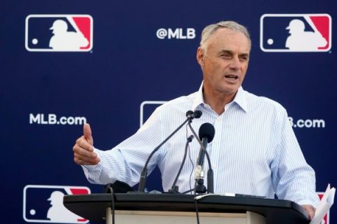Manfred gifts headphones as lockout concession