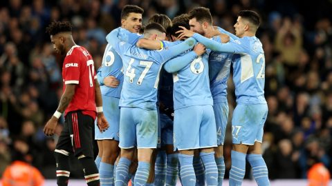 Man United collapse at Man City, Milan take Serie A lead, Liverpool get lucky