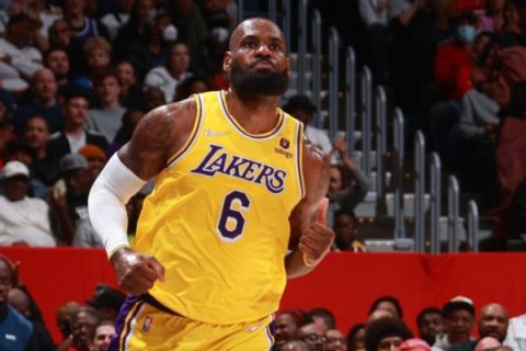LeBron leaves road trip early to rehab left ankle