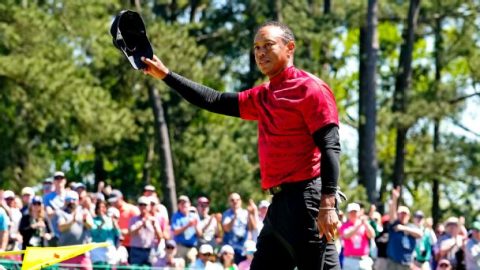Joy eclipses pain in Tiger Woods’ return to competition