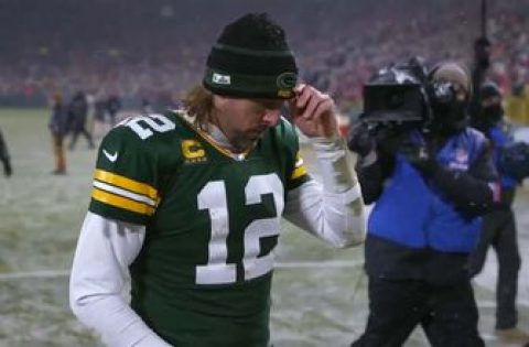 Aaron Rodgers walk off the field after shocking loss to 49ers