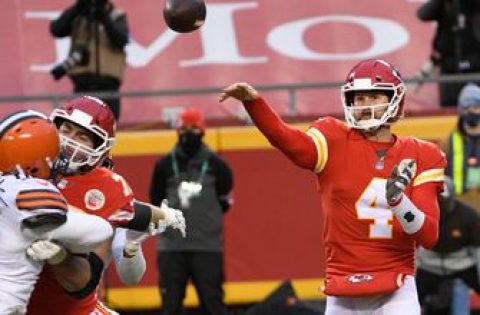 Henne, Chiefs hold off Browns 22-17 after losing Mahomes