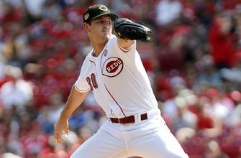 Tyler Mahle, three Reds relievers combine to shut out Dodgers 4-0