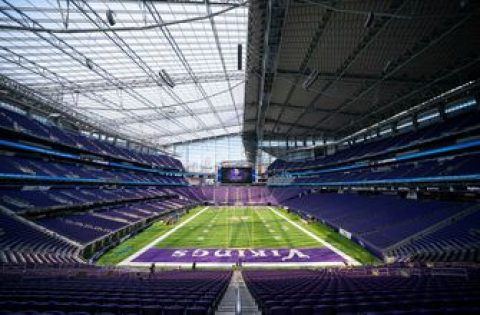 Vikings end scrimmage at U.S. Bank Stadium with statement for social justice